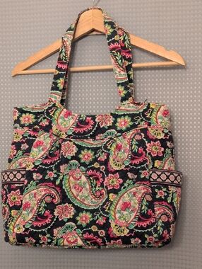 🎵Vera Bradley Zippered Tote🎵